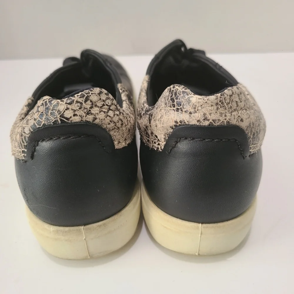 Ecco Womens Soft 7Street Sneaker 40 (9-9.5) Extra Width Black‎ Snakeskin Leather